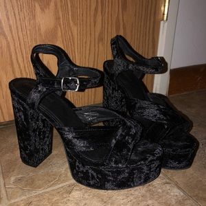 Peep toe jeffrey campbell platforms 10